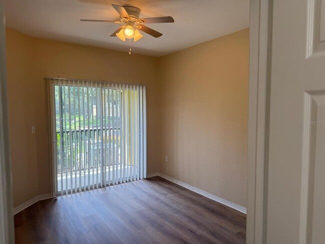 Building Photo - 10025 Courtney Palms Blvd