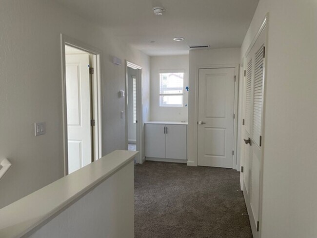 Building Photo - 2056 N Walling Ln