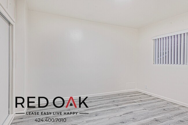 Building Photo - 440 S Wilton Pl