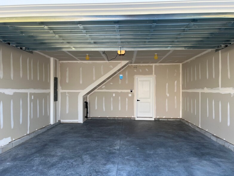 Building Photo - 120 Ryker Rd W