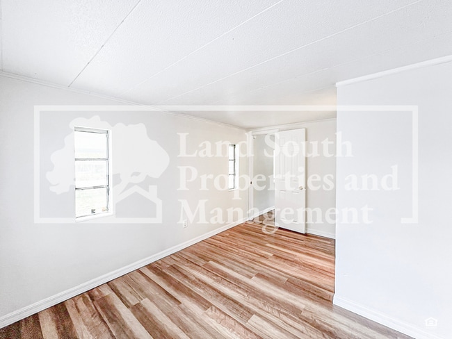 Building Photo - 3311 J Rd