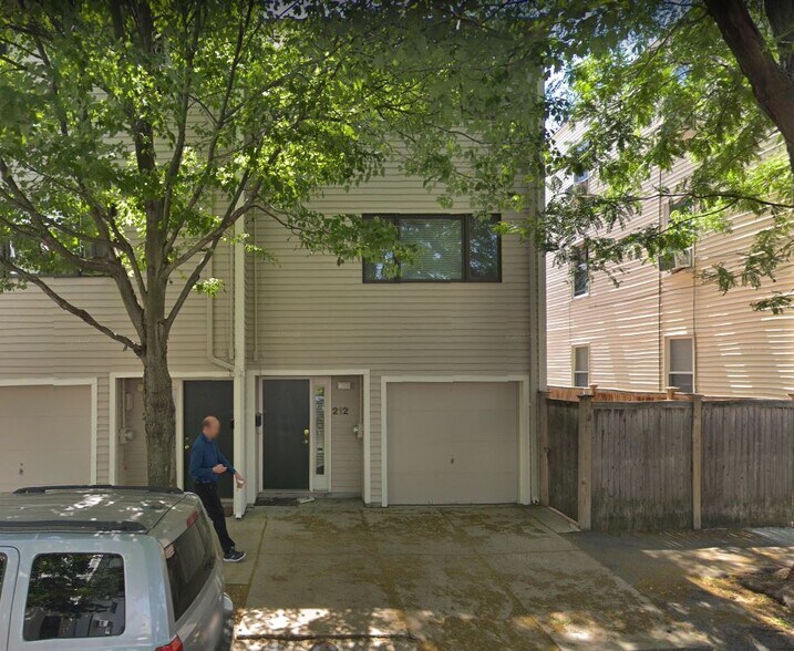 Street Front View - 212 Charles St