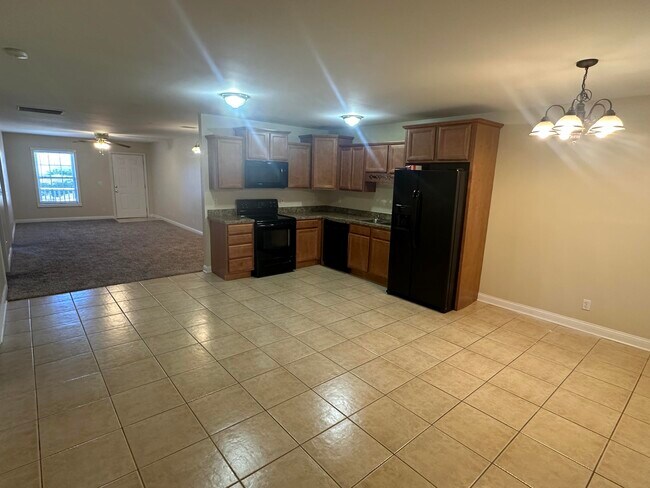 Building Photo - 6 Hudson Hollow Road