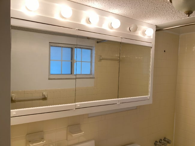 Building Photo - 207 E St