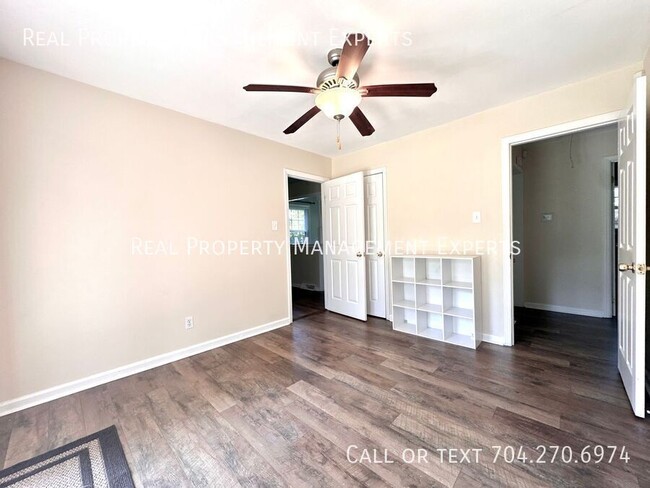 Building Photo - 4201 Winedale Ln