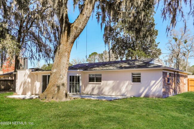 Building Photo - 1220 Arbor Cir