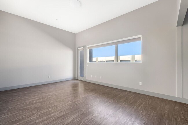 Building Photo - 2775 W Pebble Rd