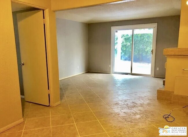 Building Photo - 123 W San Carlos Rd