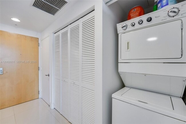 Building Photo - 244 Biscayne Blvd