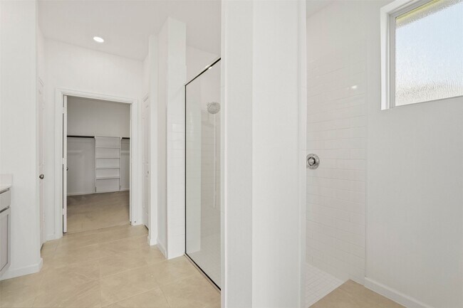 Building Photo - 6407 Amberwood Dr