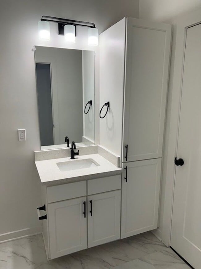 Building Photo - Beautiful New Construction in Gated Community within Minutes to Downtown!