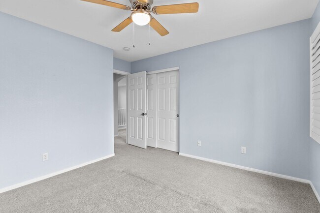 Building Photo - SE!! Pebble and Pollock!! Crystal Springs!...