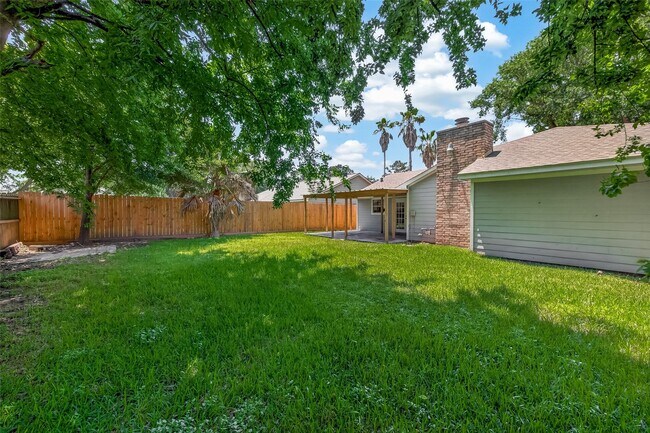 Building Photo - 24006 Lone Elm Dr