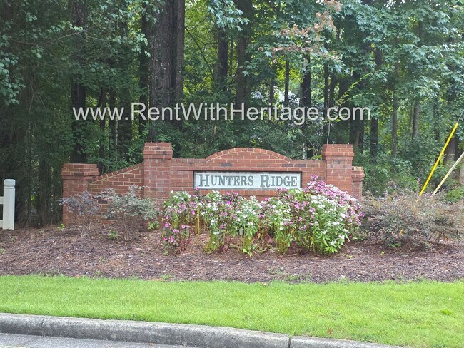Building Photo - 6322 Hillview Ln