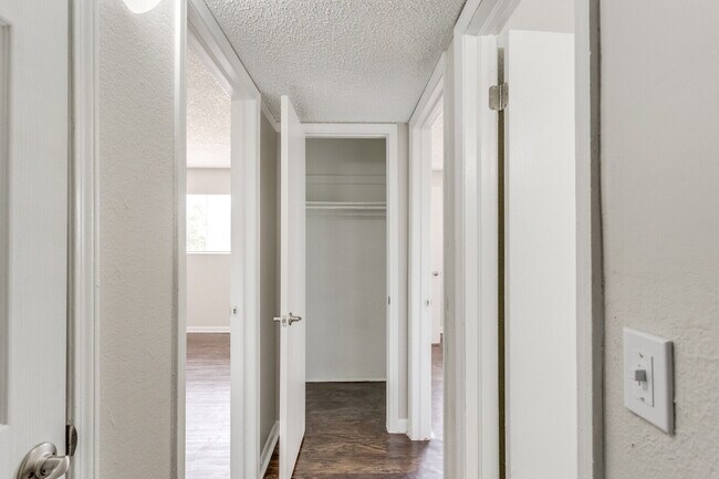 Building Photo - $699 - 2BR in Moore - Win a 55 inch TV! $99 Move in Special! $0 Deposit!