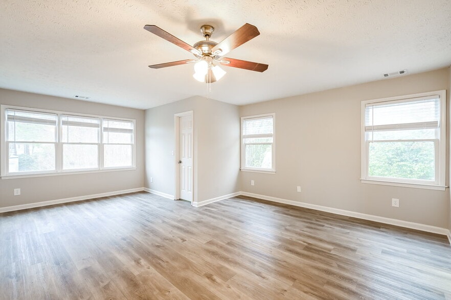 Building Photo - 1071 Cedar Bluff Trail SW