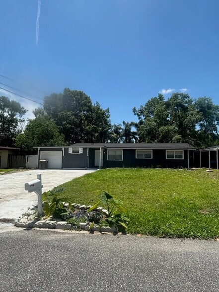 Primary Photo - 6750 Snow White Dr