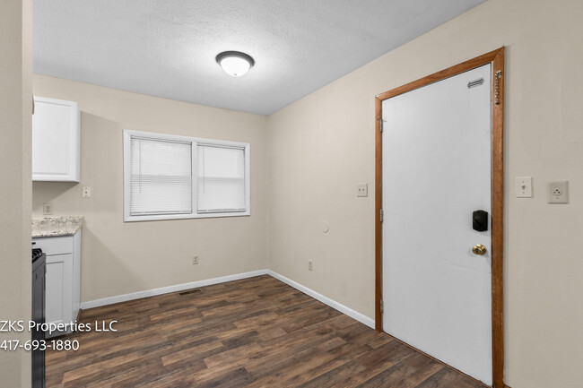 Kitchen/Dining - 2224 W Bodeb St