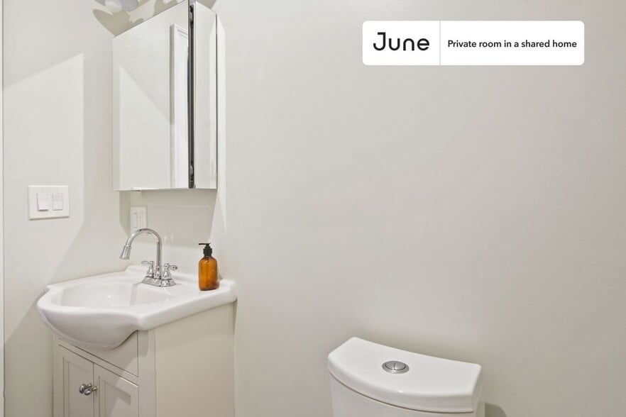 Building Photo - Room in Shared 5 bed/1.5 bath home in Brighton