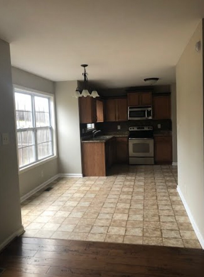 Building Photo - 1109 Ishee Dr