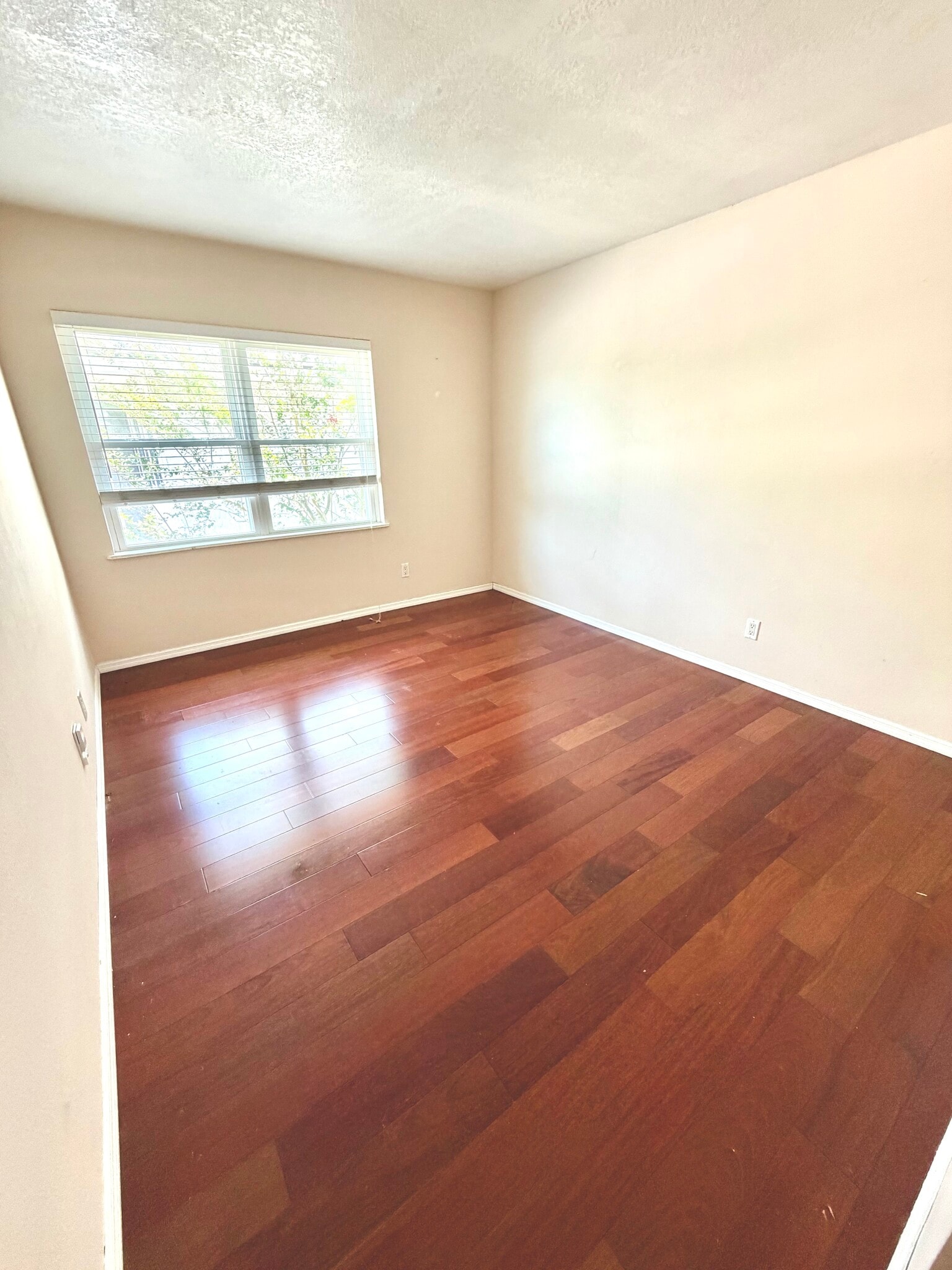 Building Photo - 695 A1A N