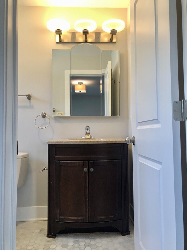 Building Photo - 4244 Gilbert Ave