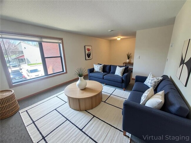 Building Photo - 720 Melody Ln