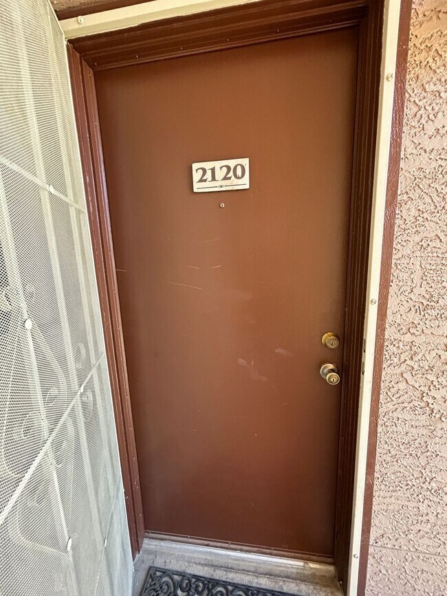 Building Photo - 1 BEDROOM THUNDERBIRD PASEO