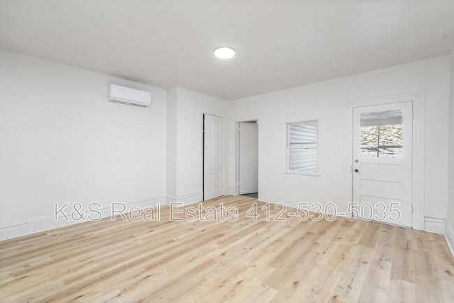 Building Photo - 2321 Spring St