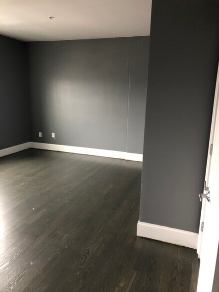 Building Photo - 87 Franklin St