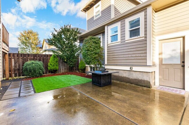 Building Photo - 3803 SE 65th Ave