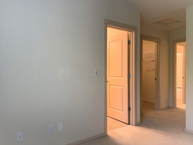 Building Photo - 2116 NW Boulder Way Dr