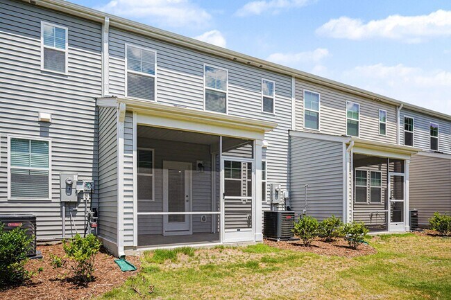 Building Photo - Brand-New Townhome Living in Raleigh!