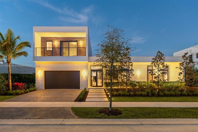 Building Photo - 16703 Botaniko Dr S