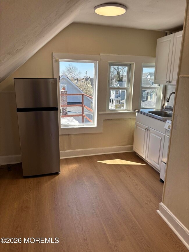 Building Photo - 114 Heck Ave