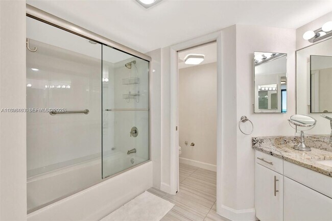 Building Photo - 9650 S Ocean Dr