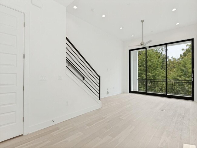 Building Photo - 2505 Bluebonnet Ln