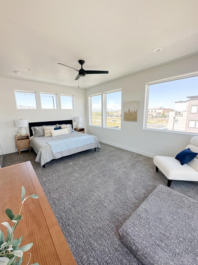 Building Photo - 1798 N 510 W