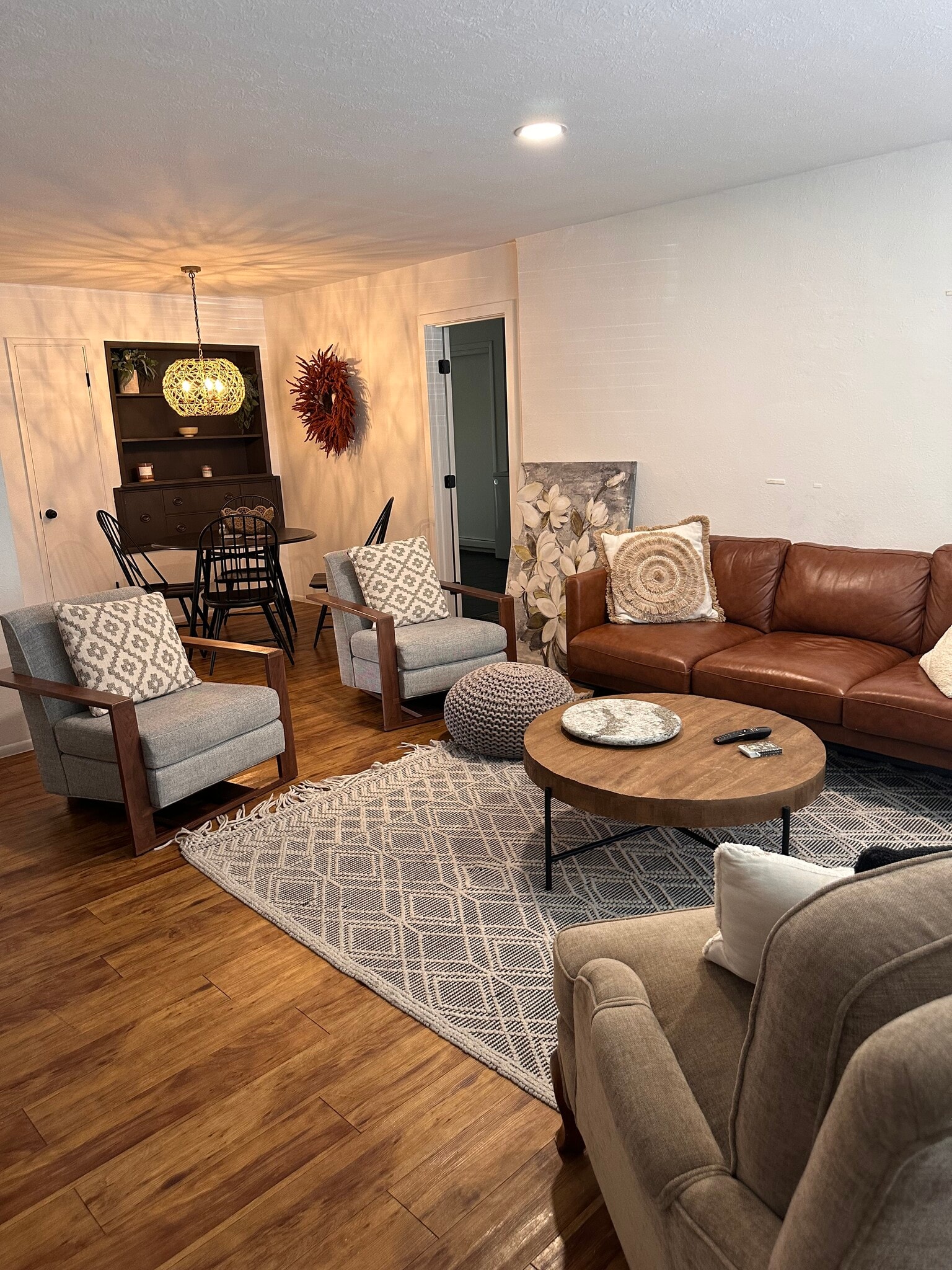 Building Photo - 8143 E Whitton Ave