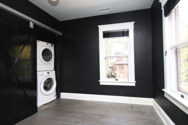Building Photo - Historic North Downtown Residence with Modern Updates and Prime Location