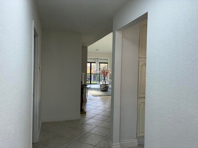 Building Photo - 7895 La Mirada Dr