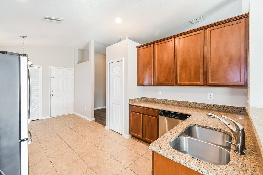 Building Photo - 133 N Aberdeenshire Dr