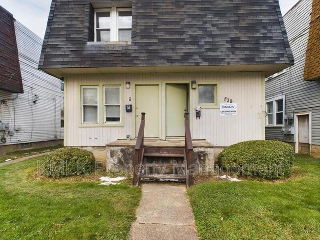 Building Photo - 539 Gage St