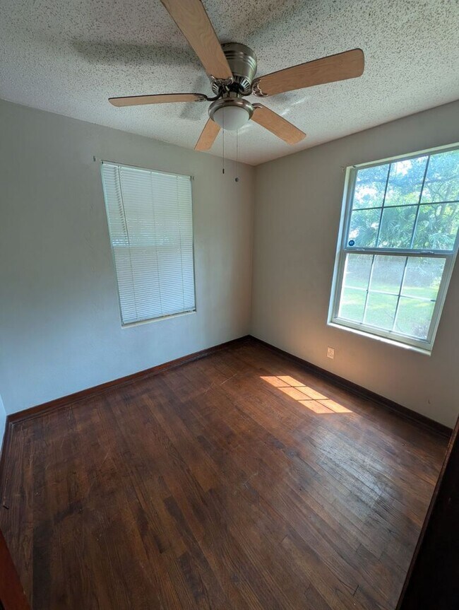 Building Photo - Affordable & Cozy Living at $1,099