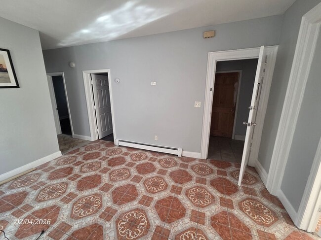 Building Photo - 529 14th Ave