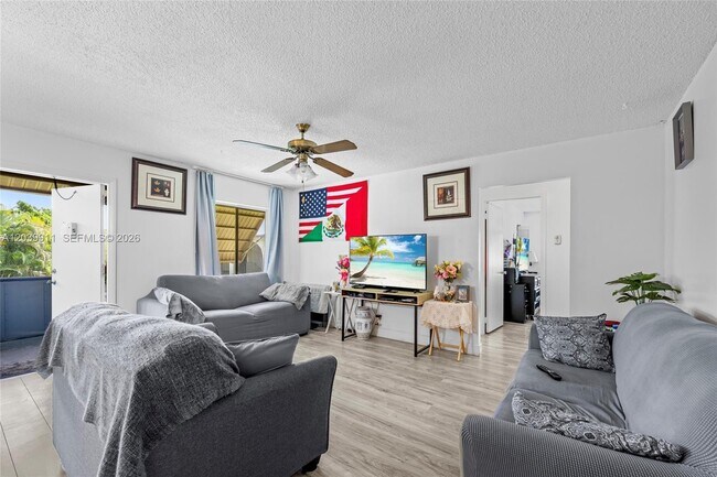 Building Photo - 5839 La Pinata Blvd