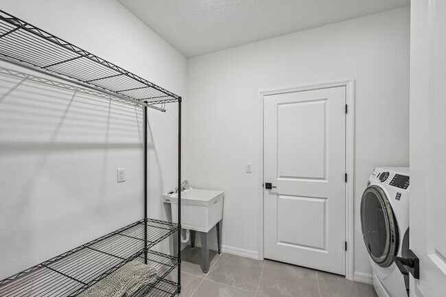 Building Photo - 191 Pinzon Pl