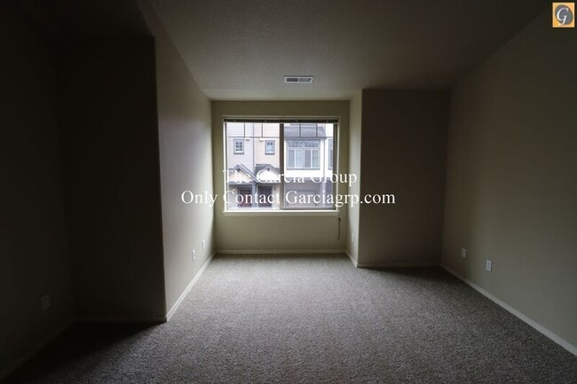 Building Photo - 1461 SW Edgefield Meadows Terrace