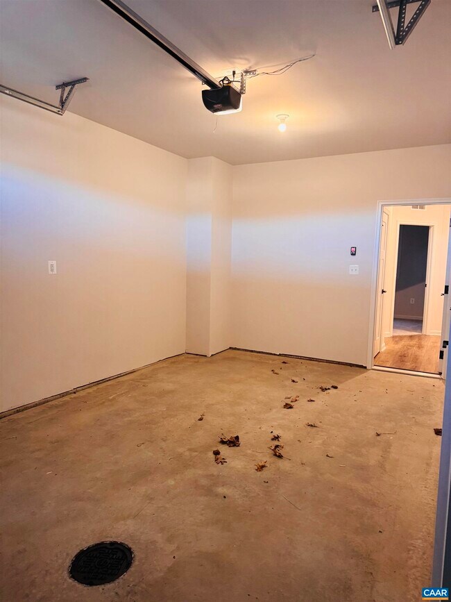 Building Photo - 2225 Woodburn Rd