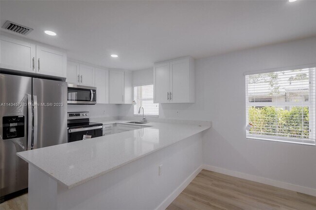 Building Photo - 2185 NW 41st St